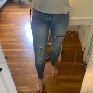American Eagle Distressed Skinny Jegging